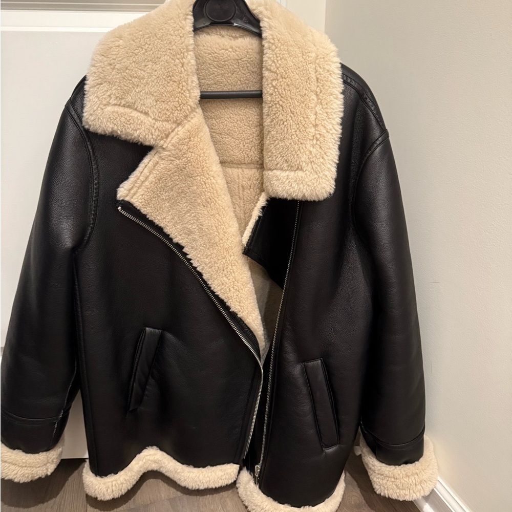 mango jacket Heavy structure. Faux shearling interior. Biker design. Size L new